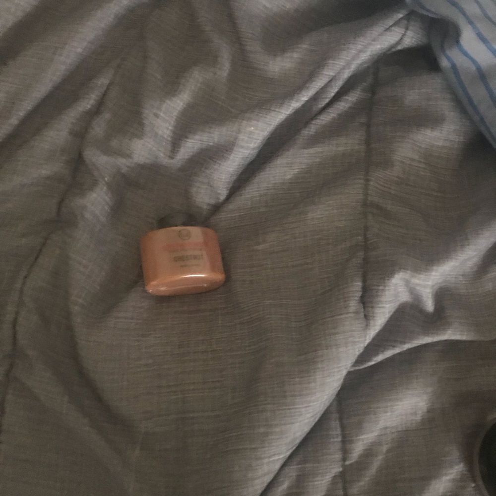 Brown powder